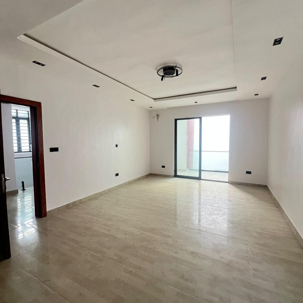 5 BED &amp; BQ || 750 MILLION || , LEKKI, PHASE 1, LAGOS  For Sales