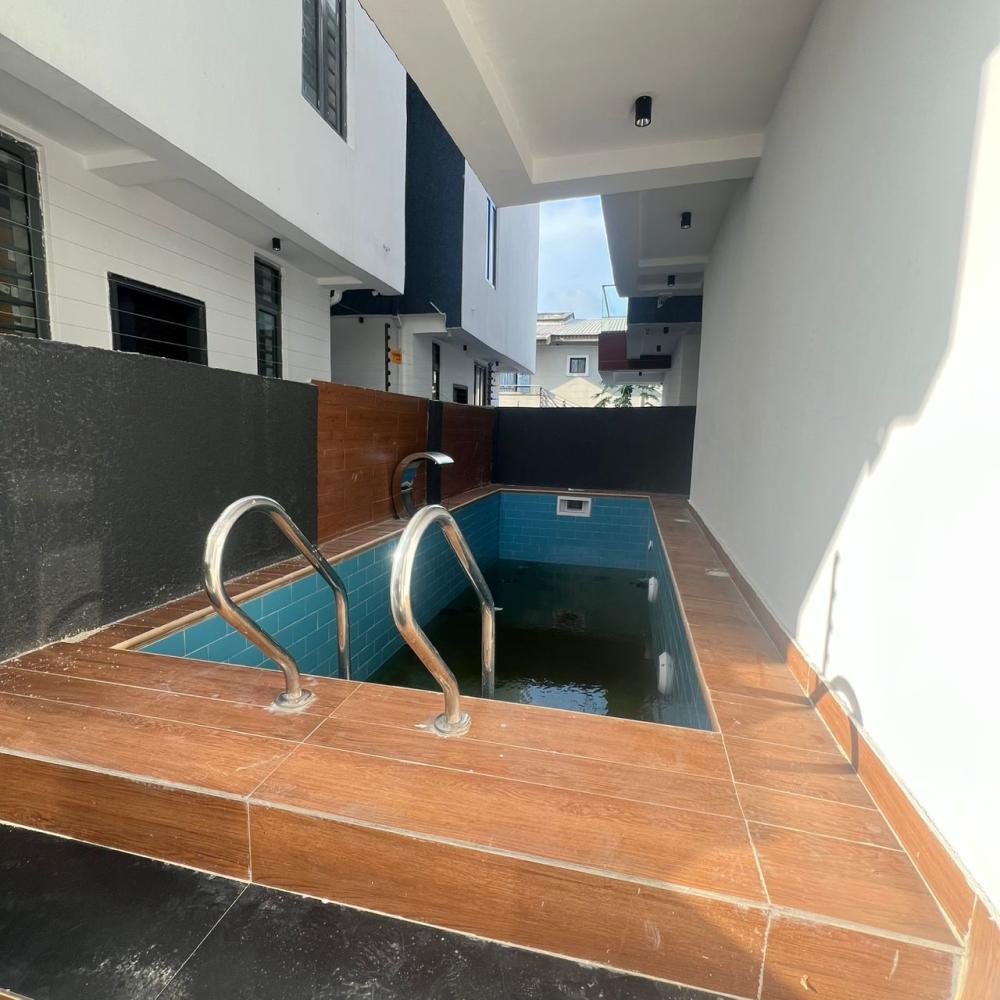 5 BED &amp; BQ || 750 MILLION || , LEKKI, PHASE 1, LAGOS  For Sales
