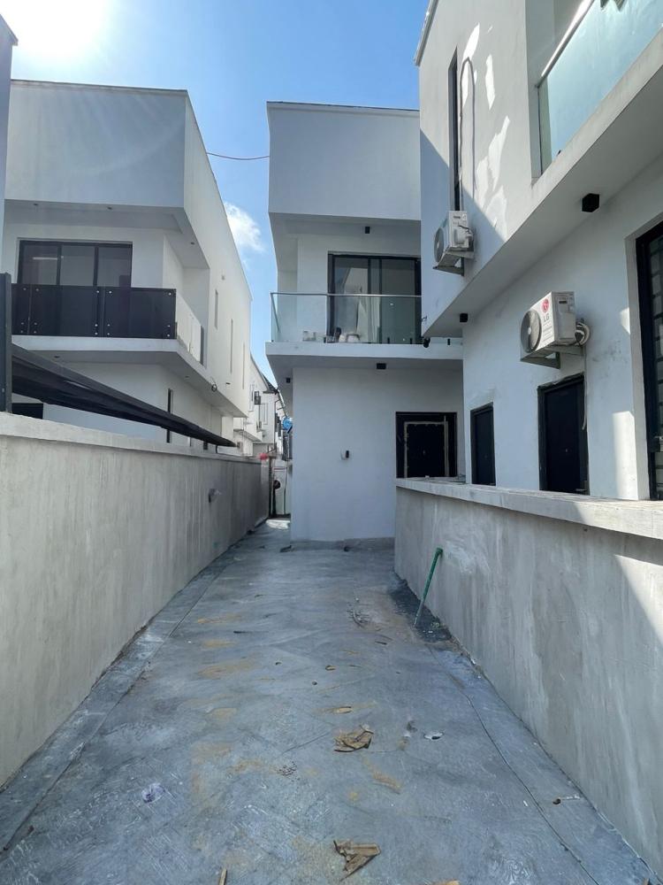 4 Bedroom Semi Detached for RENT at Chevron.