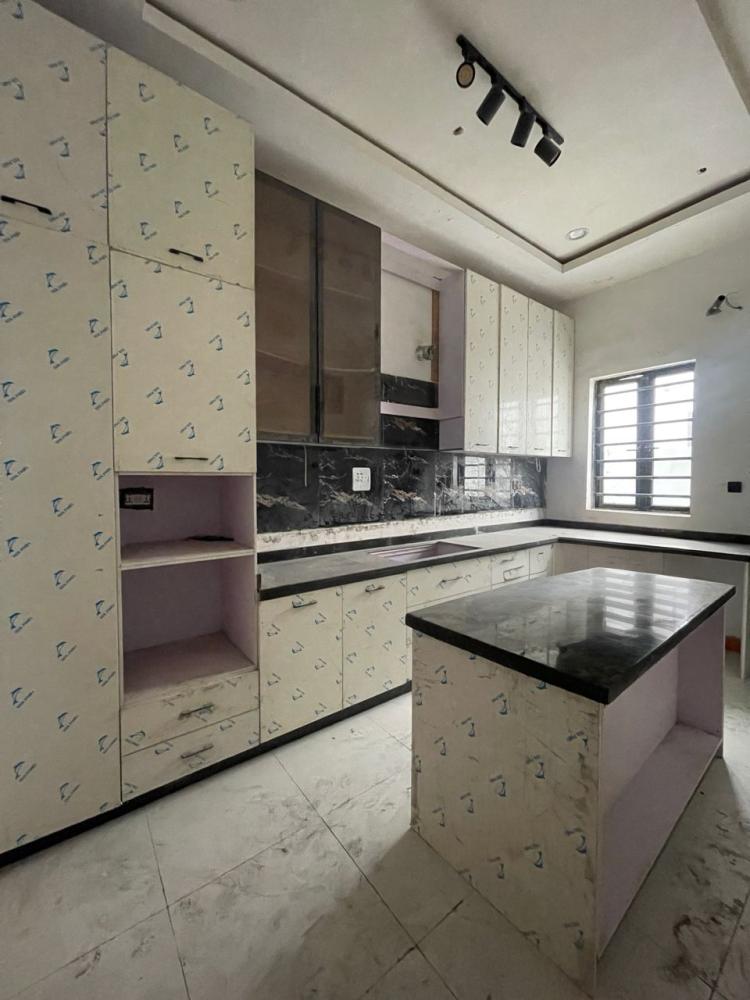 4 Bedroom Semi Detached for RENT at Chevron.