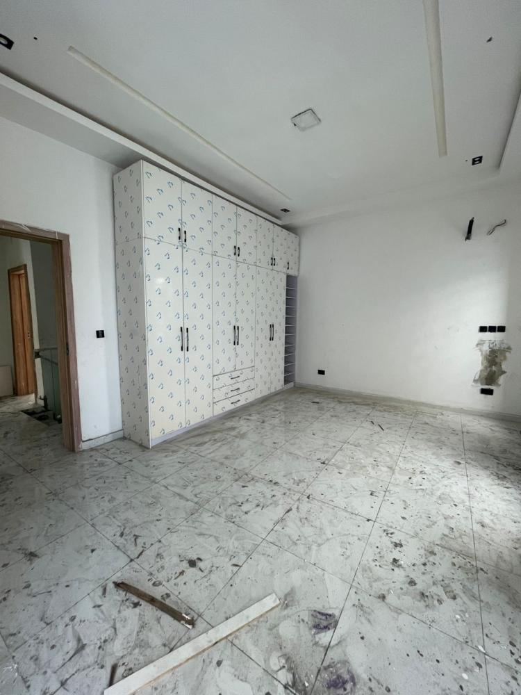 4 Bedroom Semi Detached for RENT at Chevron.