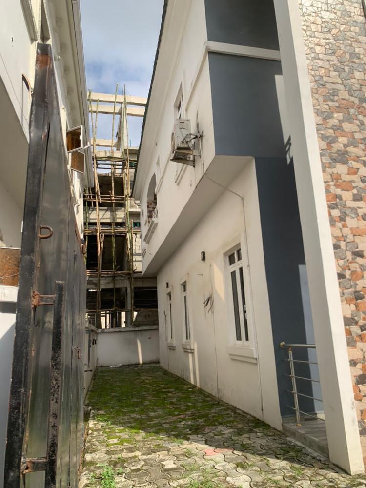 5 Bedroom Fully Detached Duplex with BQ, Gateman room inside a Decent Secured Estate for RENT at Lekky County, Lekki.