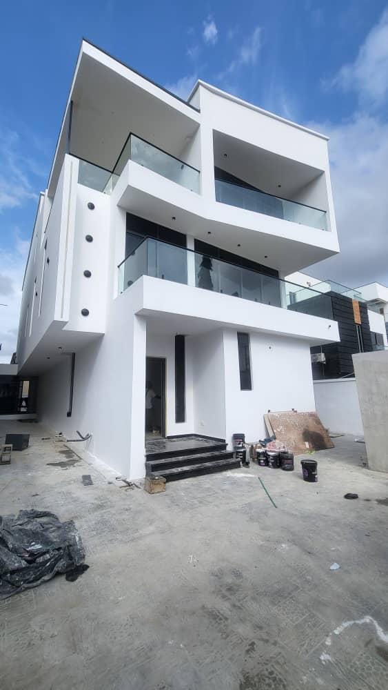 5 Bedroom Fully Detached Duplex For SALE at Lekki Phase 1, Lekki.