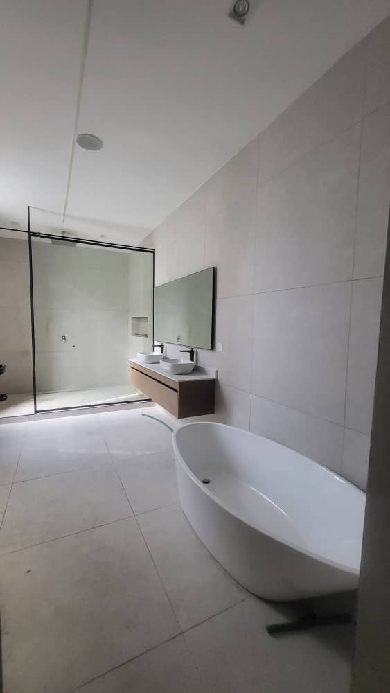 5 Bedroom Fully Detached Duplex For SALE at Lekki Phase 1, Lekki.