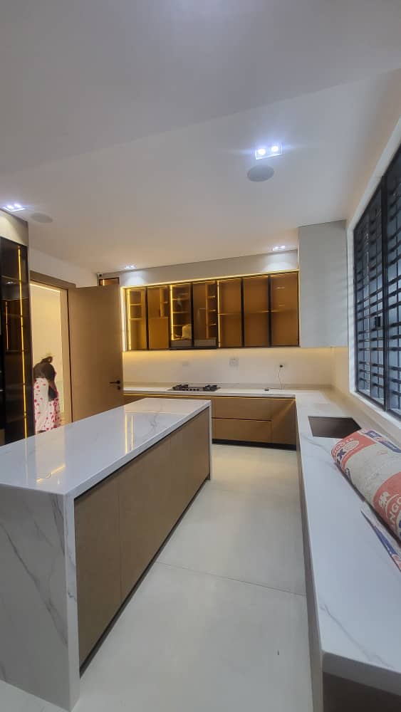 5 Bedroom Fully Detached Duplex For SALE at Lekki Phase 1, Lekki.