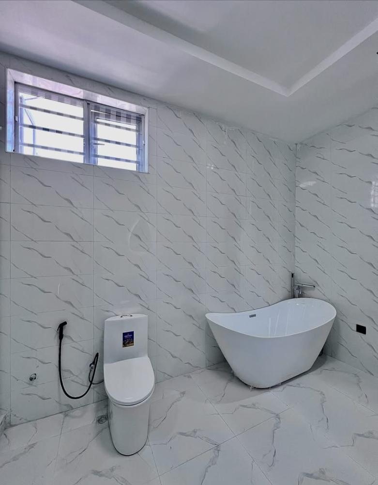 LEKKY COUNTY, LEKKI | N450M ASKING  5 BEDROOM FULLY DETACHED