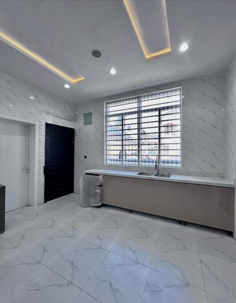 LEKKY COUNTY, LEKKI | N450M ASKING  5 BEDROOM FULLY DETACHED