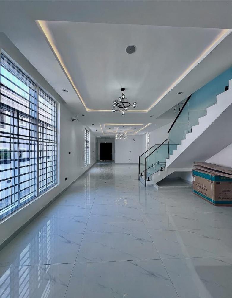 LEKKY COUNTY, LEKKI | N450M ASKING  5 BEDROOM FULLY DETACHED