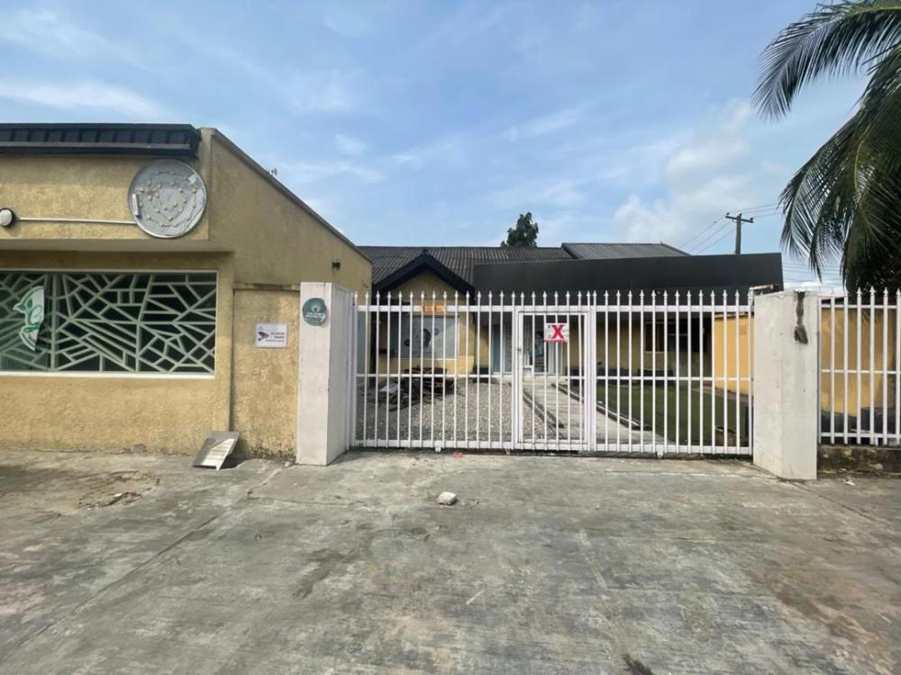 Spacious Cornerpiece Bungalow available for RENT for Commercial use only located Off Admiralty Way, Lekki Phase 1.
