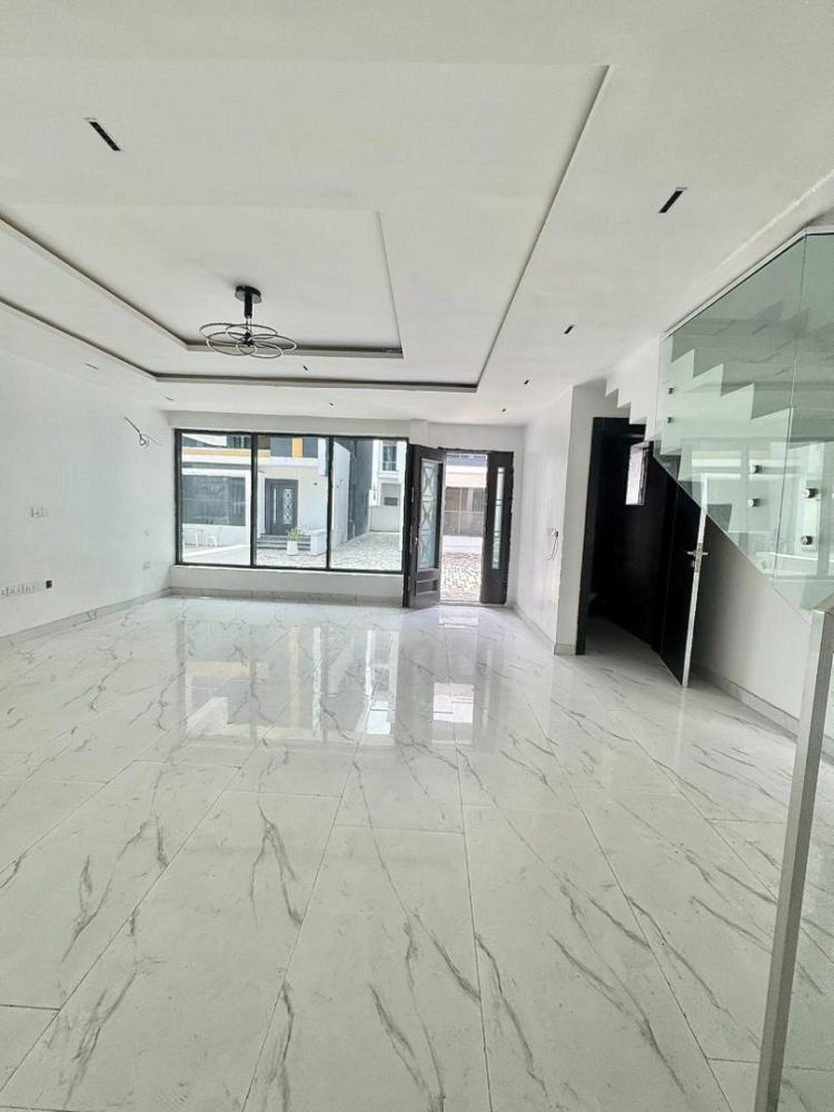 This luxury development  comprises of 5bedroom luxury detached duplexes with BQ*