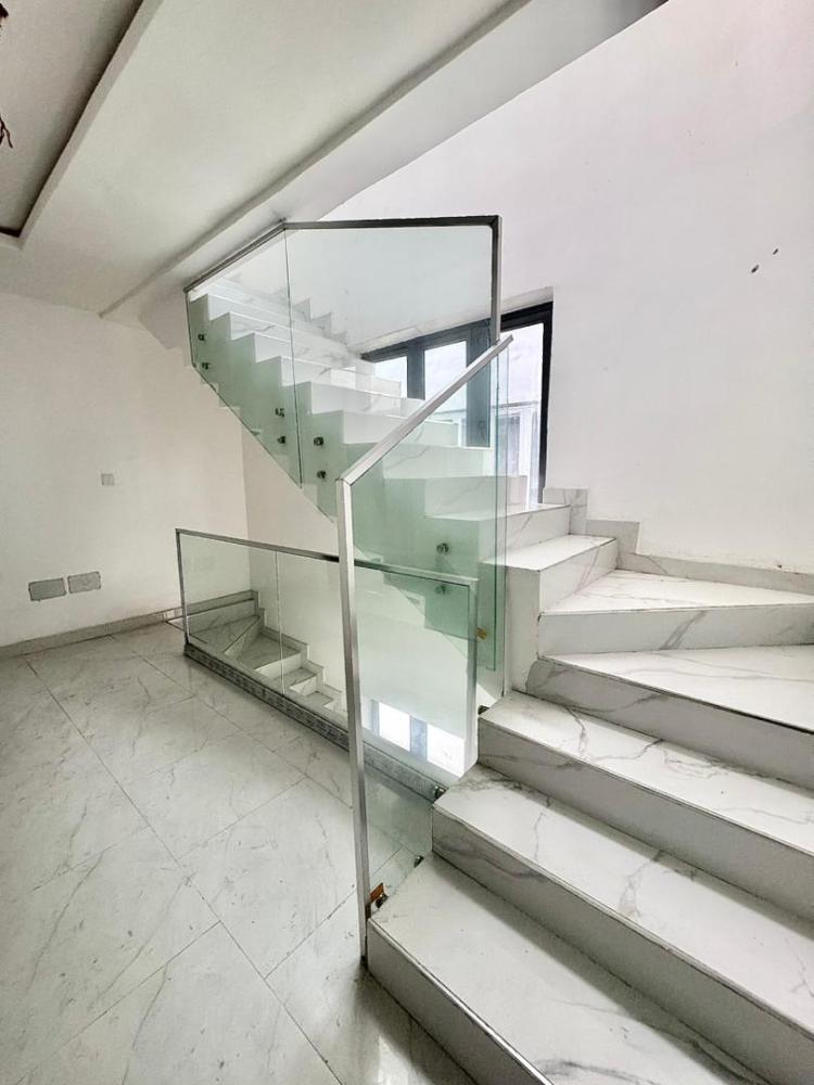 This luxury development  comprises of 5bedroom luxury detached duplexes with BQ*