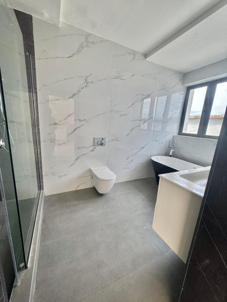 This luxury development  comprises of 5bedroom luxury detached duplexes with BQ*