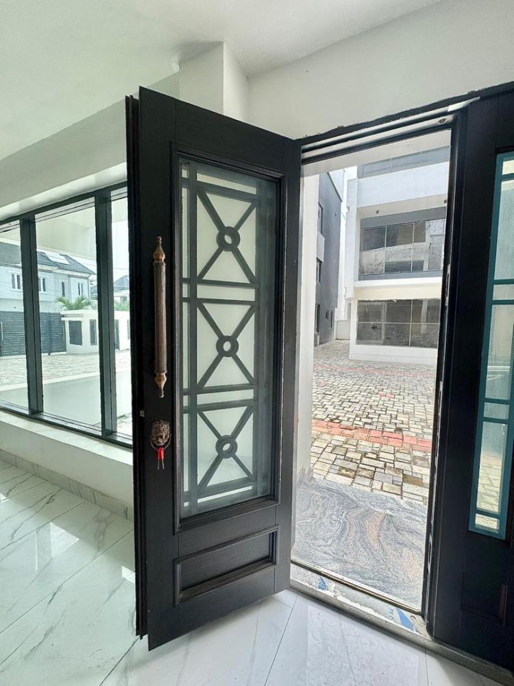 This luxury development  comprises of 5bedroom luxury detached duplexes with BQ*