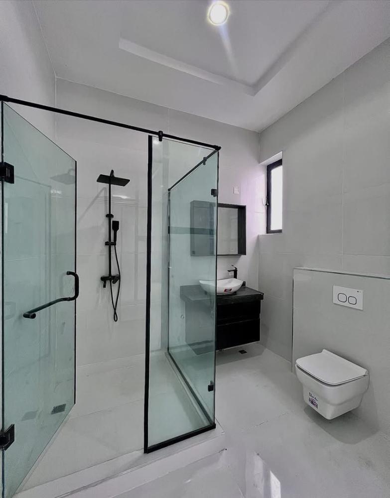 5 Bedroom Fully Detached Duplex With Swimming Pool for SALE Located at Ajah.