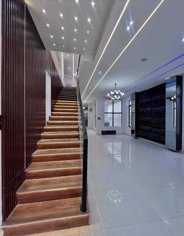 5 Bedroom Fully Detached Duplex With Swimming Pool for SALE Located at Ajah.