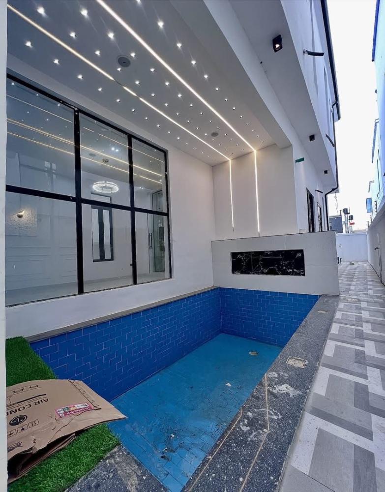 5 Bedroom Fully Detached Duplex With Swimming Pool for SALE Located at Ajah.