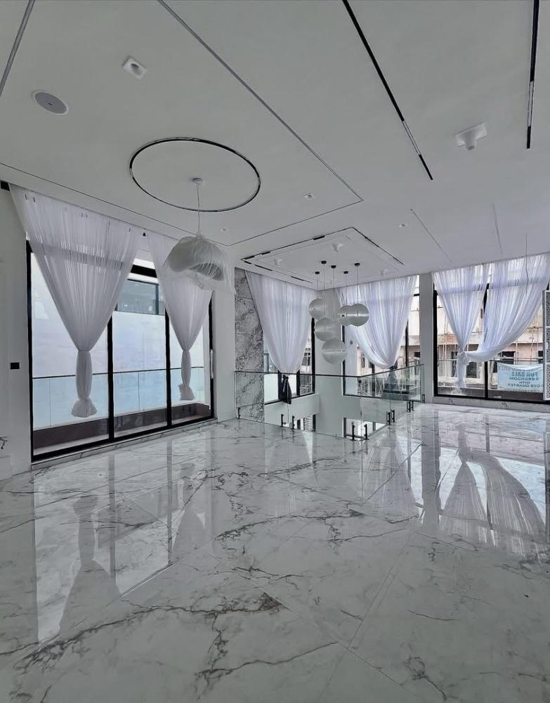 5 Bedroom Fully Detached Home With Swimming Pool, Cinema, Rooftop Terrace For SALE Located at Lekki Phase 1.