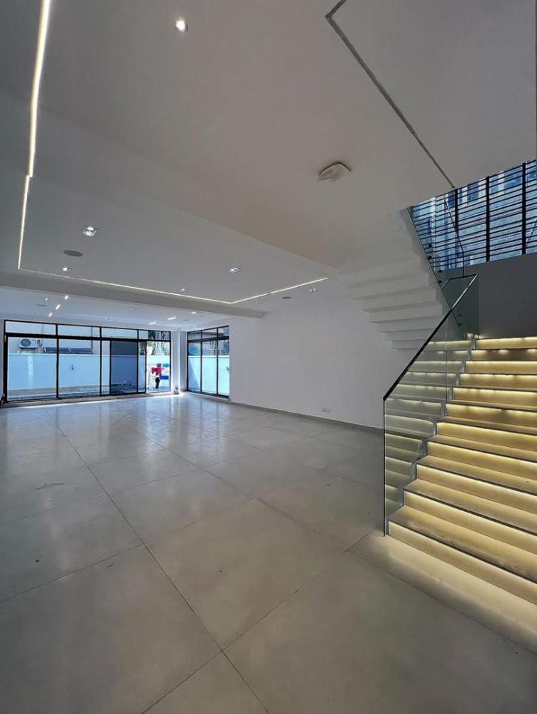 5 Bedroom Fully Detached Home With Swimming Pool, Cinema, Rooftop Terrace and Gym For SALE Located at Lekki Phase 1.