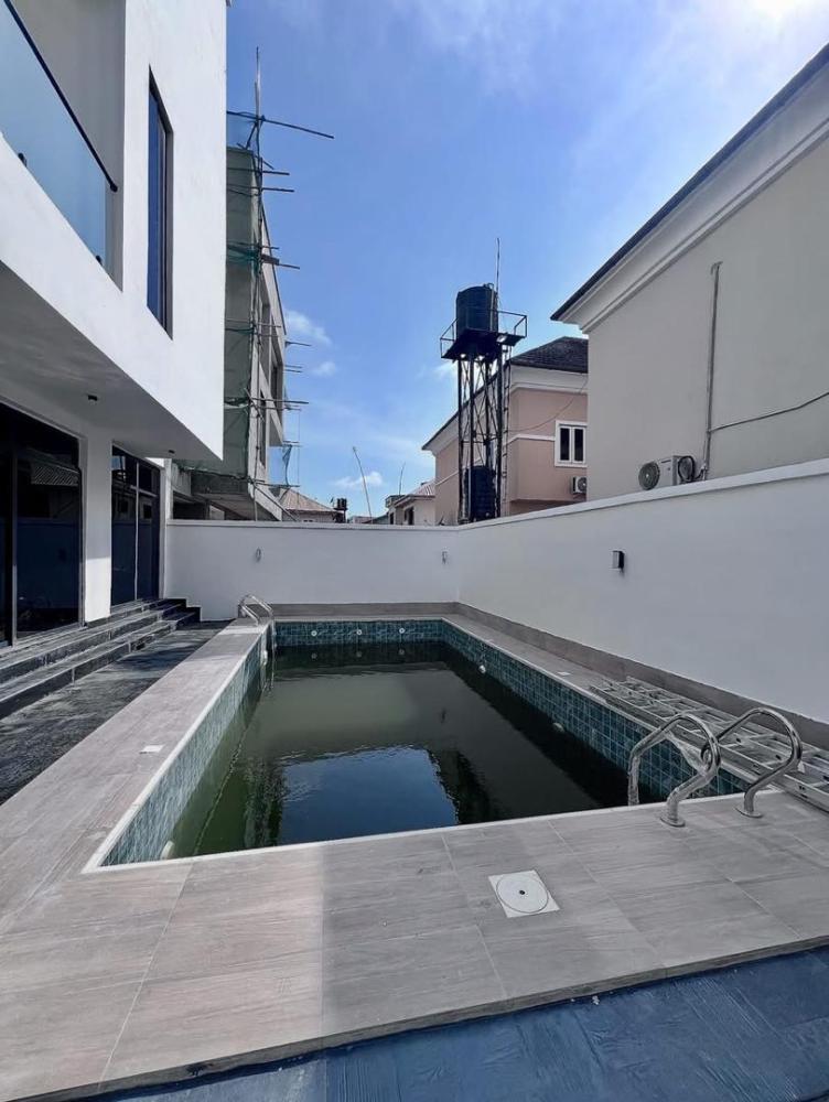 5 Bedroom Fully Detached Home With Swimming Pool, Cinema, Rooftop Terrace and Gym For SALE Located at Lekki Phase 1.