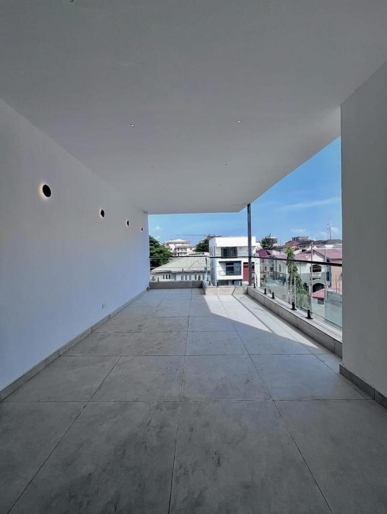 5 Bedroom Fully Detached Home With Swimming Pool, Cinema, Rooftop Terrace and Gym For SALE Located at Lekki Phase 1.