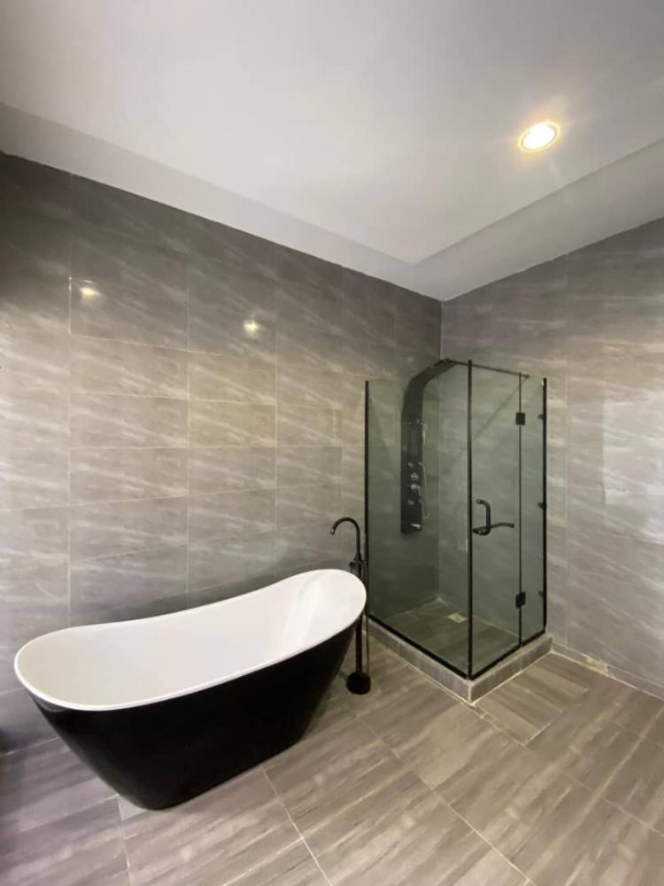 Beautifully Built 5 Bedroom Fully Detached Duplex Available For Sale at Ajah, Ajah Lagos.*