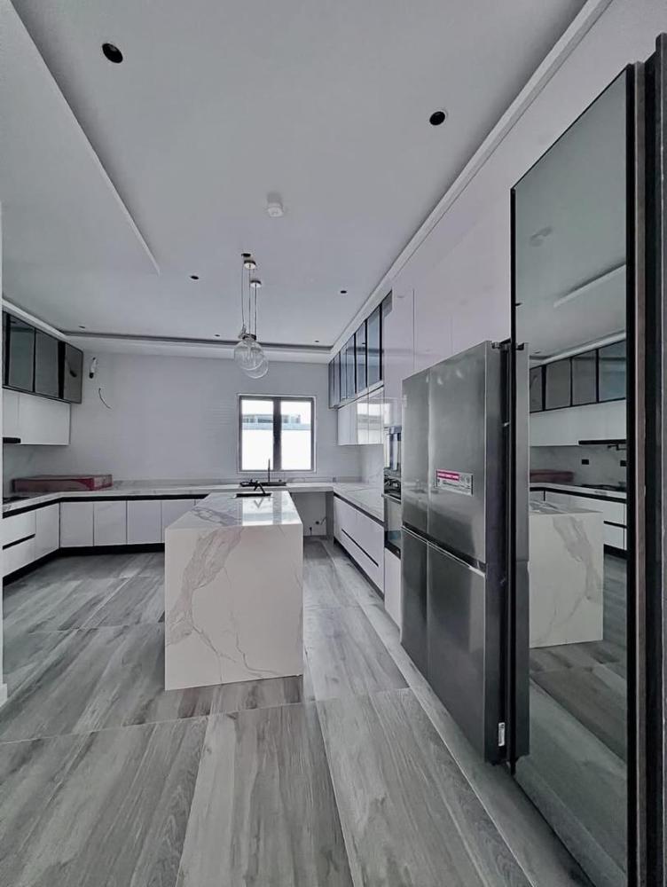 5 Bedroom Fully Detached Home With Swimming Pool, Cinema, Gazebo, Roof Top Terrace, and BQ Located at Lekki Phase 1.
