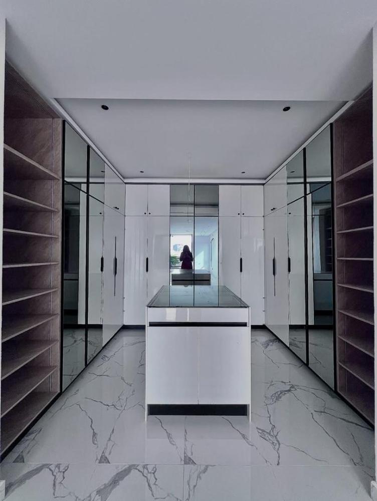 5 Bedroom Fully Detached Home With Swimming Pool, Cinema, Gazebo, Roof Top Terrace, and BQ Located at Lekki Phase 1.