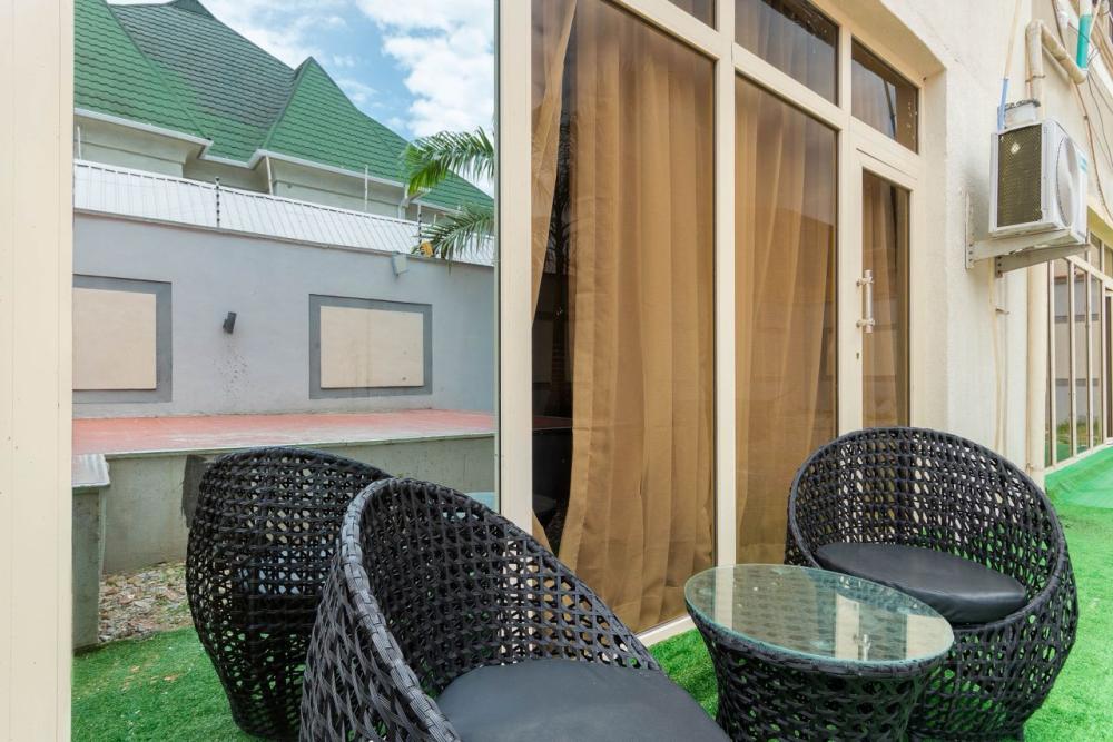 A Spacious Luxury 1 bedroom with PS5, Balcony &amp; Snooker Board*