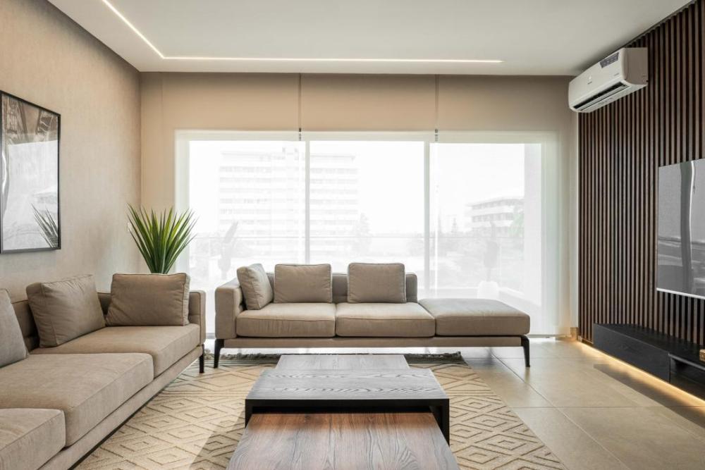 Beautiful Sea View Luxury 3Bedroom Apartment with, Elevator, Spacious Balcony &amp; Wine Bar