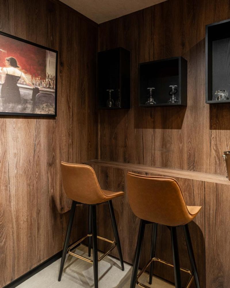 Beautiful Sea View Luxury 3Bedroom Apartment with, Elevator, Spacious Balcony &amp; Wine Bar