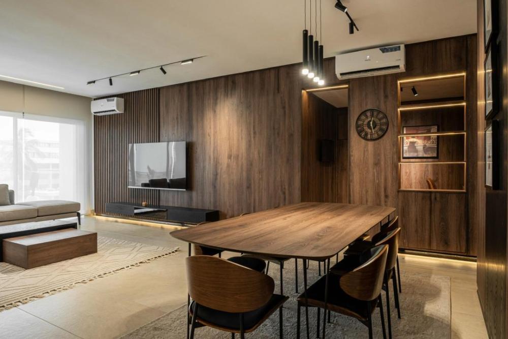 Beautiful Sea View Luxury 3Bedroom Apartment with, Elevator, Spacious Balcony &amp; Wine Bar