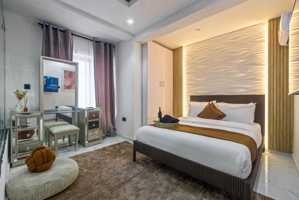 *A Spacious Luxury 1 bedroom with PS5, 2 Balconies &amp; Private Gym*