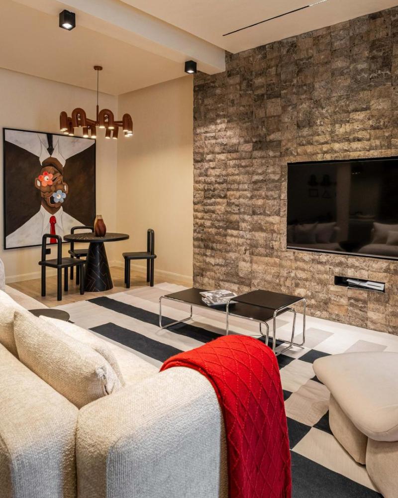 brand new Luxury 2Bedroom Apartment with PS5, Swimming pool, Air Hockey, 24/7 Security &amp; Gym