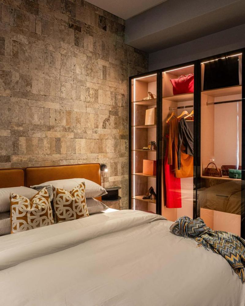 brand new Luxury 2Bedroom Apartment with PS5, Swimming pool, Air Hockey, 24/7 Security &amp; Gym