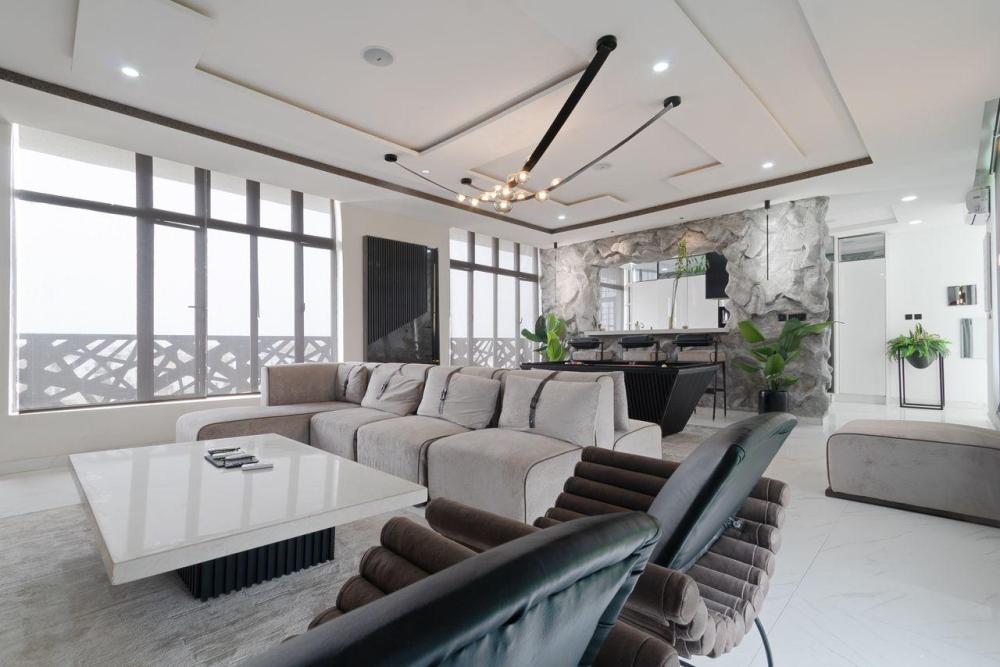 Luxurious 3bedroom penthouse villa with city view! Everything private! No parties allowed