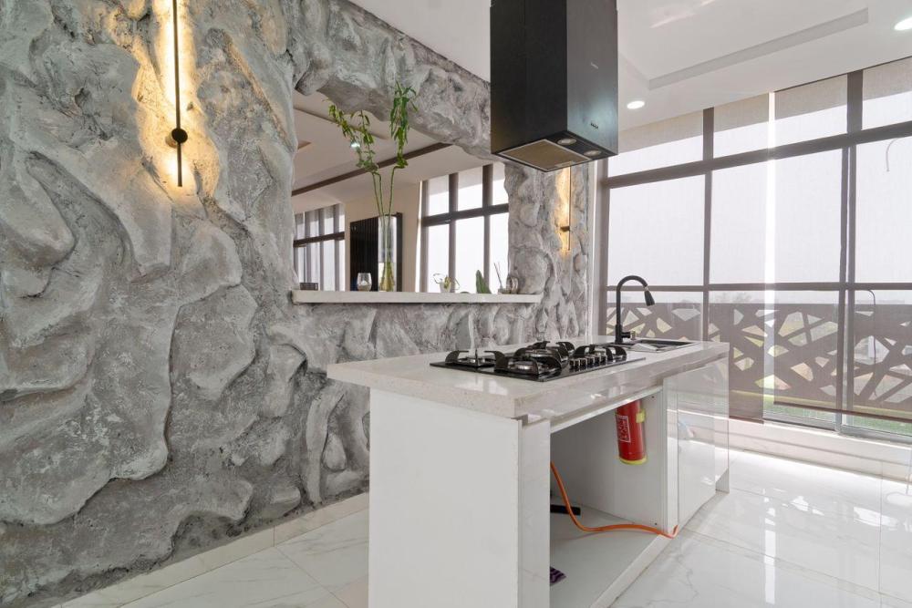 Luxurious 3bedroom penthouse villa with city view! Everything private! No parties allowed