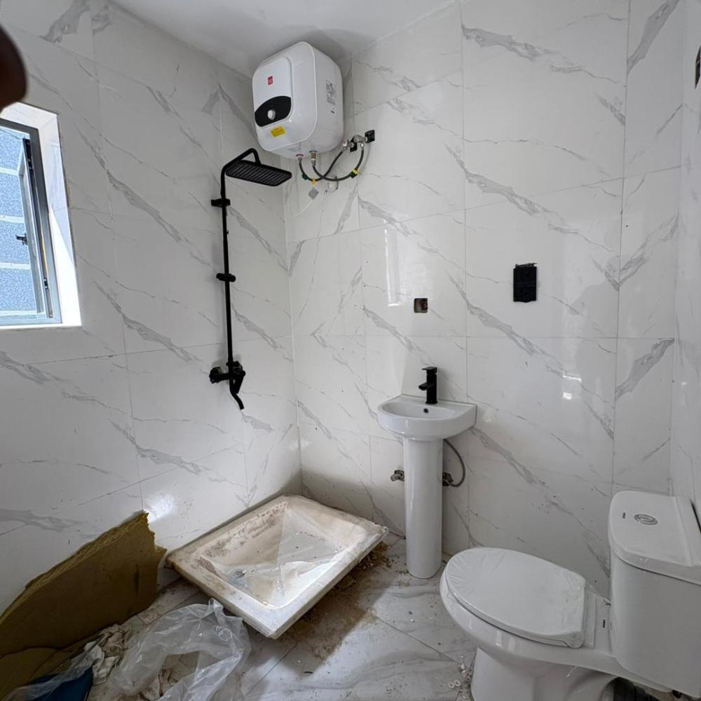 4 Bedroom Fully Detached Duplex with BQ for SALE Located at Lekki phase 1.