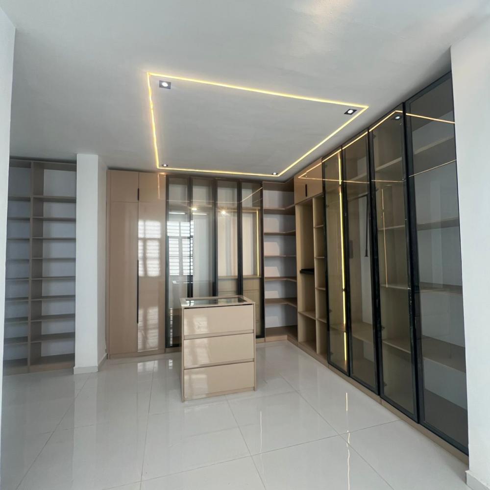 6 Bedroom Fully Detached Duplex With Boys Quarter for SALE Located at Chevron, Lekki.