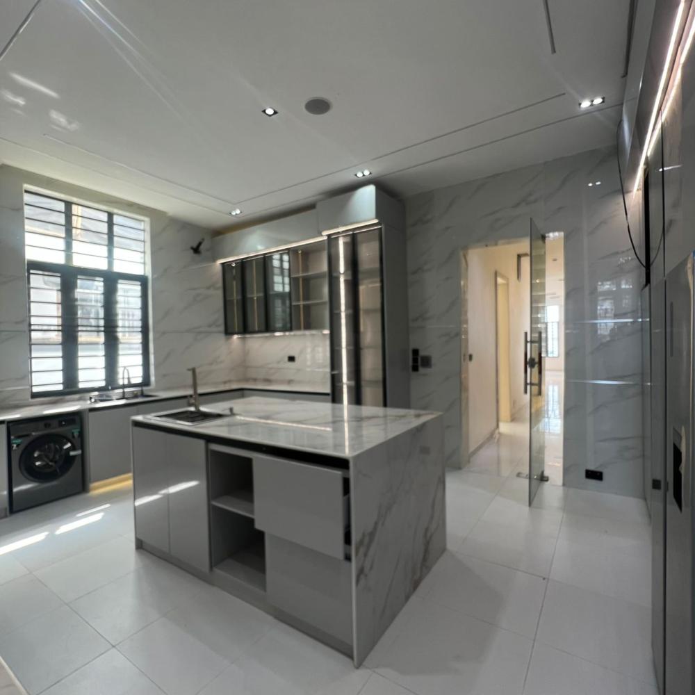 6 Bedroom Fully Detached Duplex With Boys Quarter for SALE Located at Chevron, Lekki.