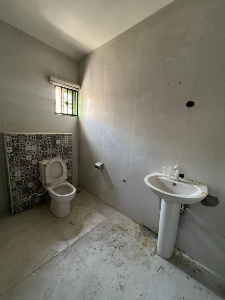 Office/ Shop Space Available For RENT and Located at Lekki phase 1.