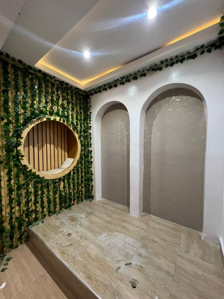 Office/ Shop Space Available For RENT and Located at Lekki phase 1.