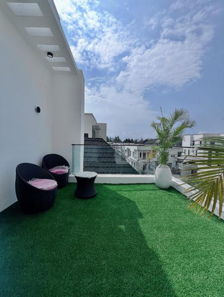 5 Bedroom Fully Detached Home With Swimming Pool, Solar, Inverter and Batteries, Gym Room, Cinema and Roof Top Terrace For SALE at Ikota, Lekki.