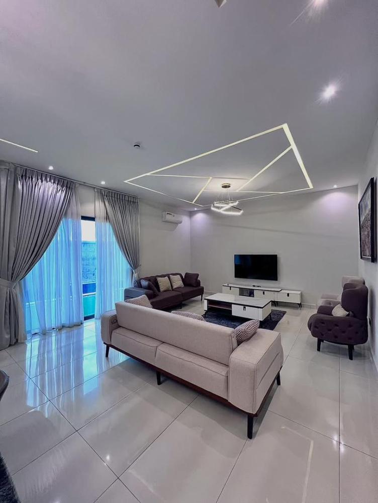 5 Bedroom Fully Detached Duplex With Swimming Pool For SALE Located at Lekki Phase 1.