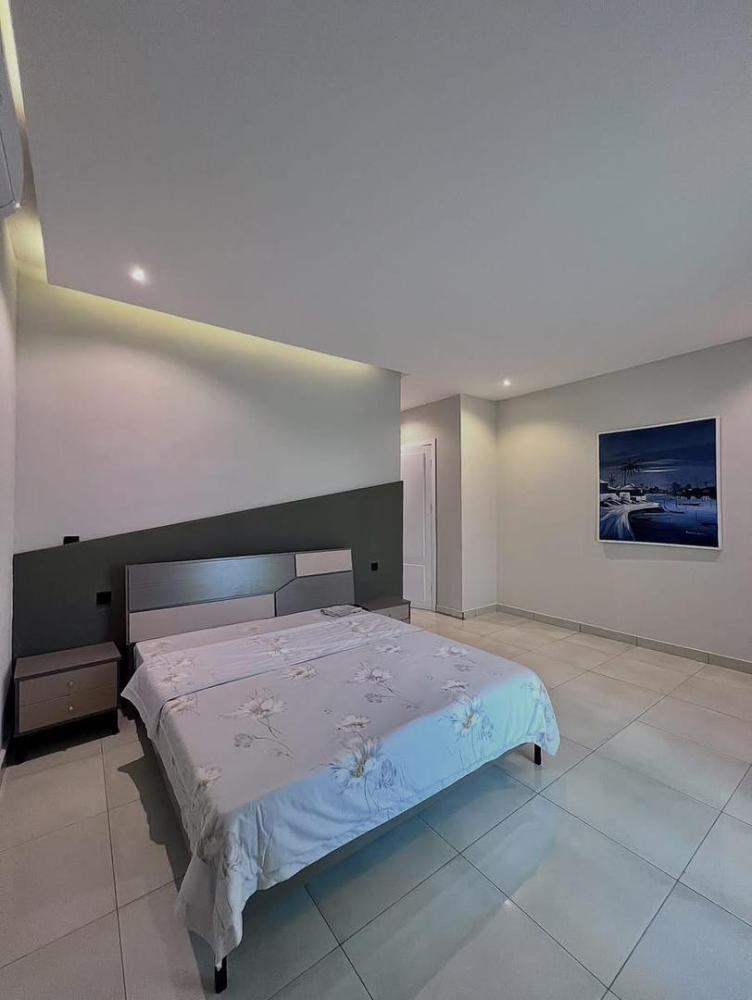 5 Bedroom Fully Detached Duplex With Swimming Pool For SALE Located at Lekki Phase 1.