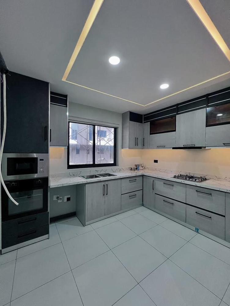 5 Bedroom Fully Detached Duplex With Swimming Pool For SALE Located at Lekki Phase 1.