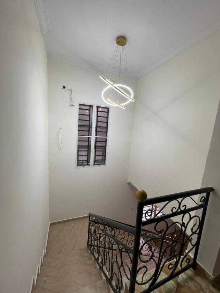 4 Bedroom Detached Duplex With Boys Quarter in a shared compound Available for RENT Located At Ologolo, Lekki.