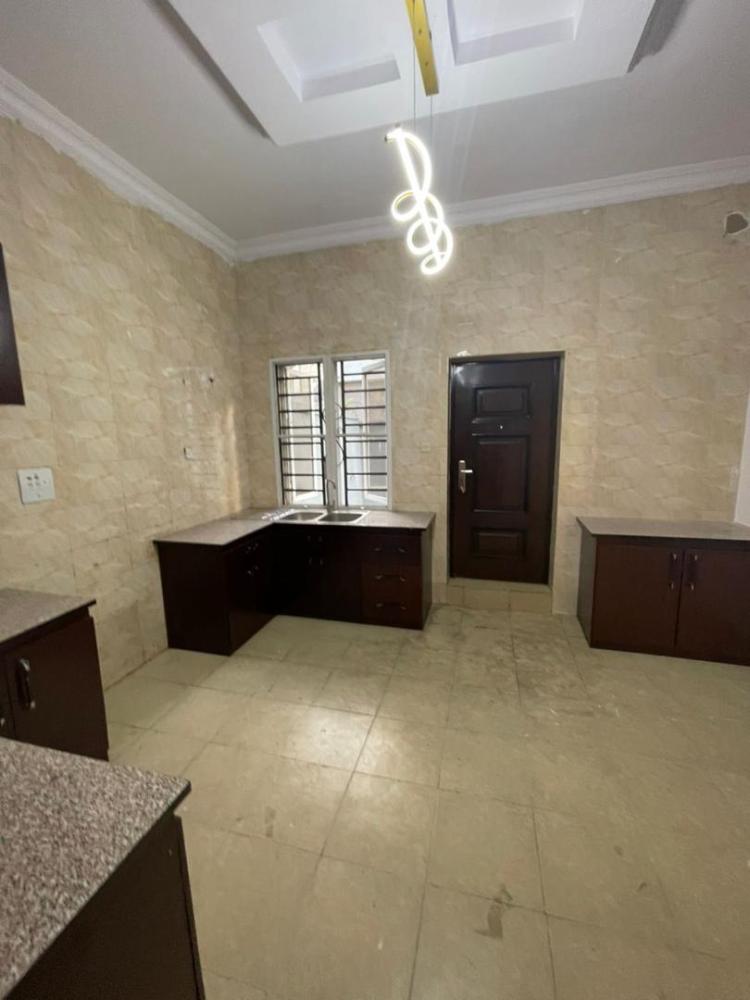 4 Bedroom Detached Duplex With Boys Quarter in a shared compound Available for RENT Located At Ologolo, Lekki.