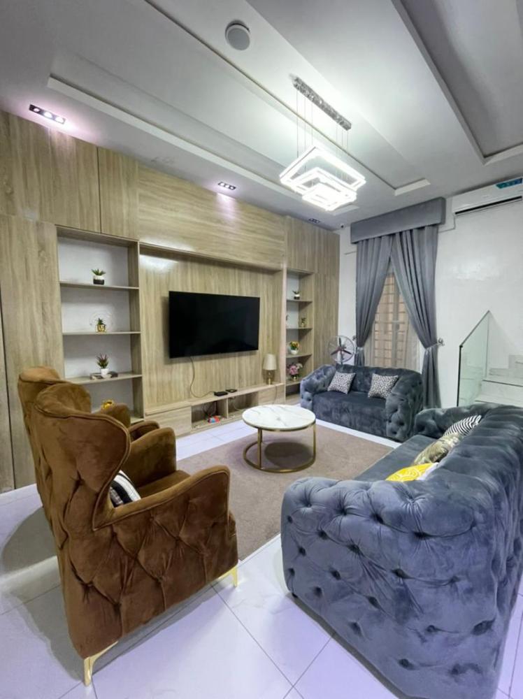 4 Bedroom Semi Detached House With Fitted Kitchen, en suite Bedrooms, etc. Available For RENT Located At Ikota, Lekki.