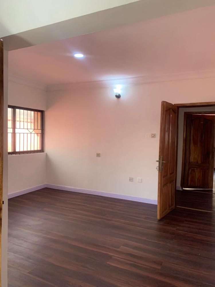 Newly renovated  3 bedroom flat apartment  Available for rent 