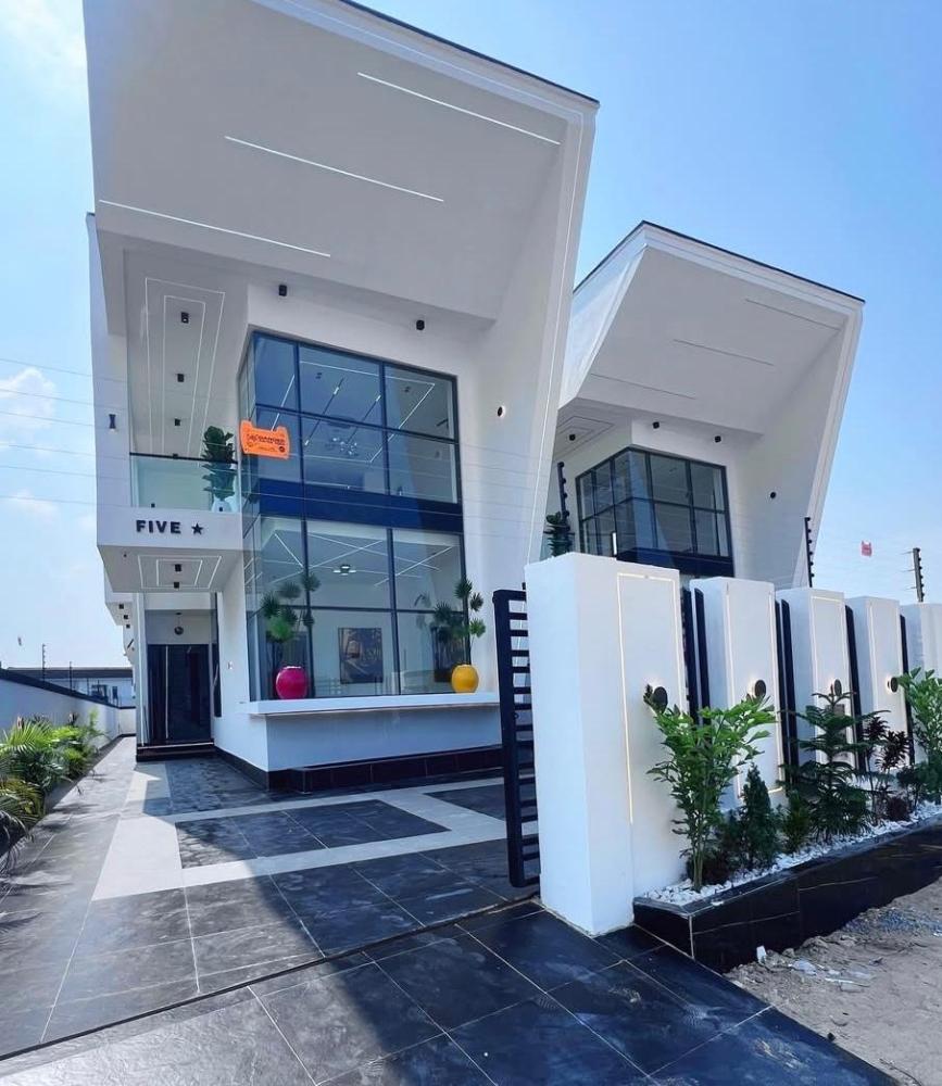 📍AJAH LAGOS | 5 BED | N350M CONTEMPORARY STYLED 5 BEDROOM FULLY DETACHED DUPLEX WITH SWIMMING POOL